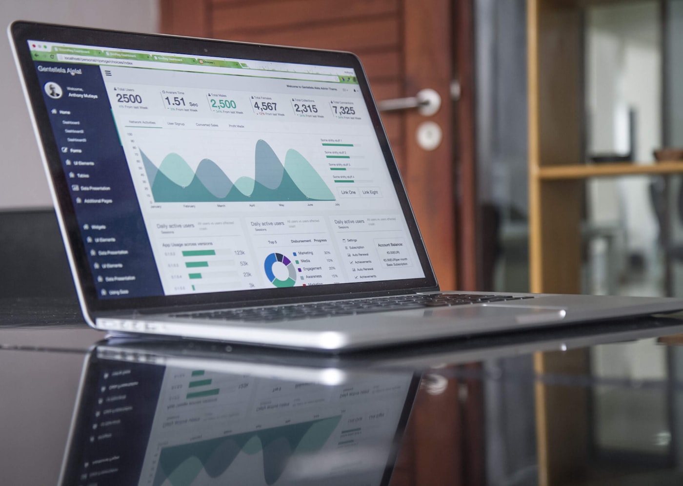 AI voice and support agent handling inbound customer calls